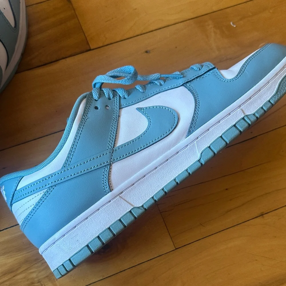 Nike Low-Top Sneakers in Turquoise Blue & White - Picture 5 of 5